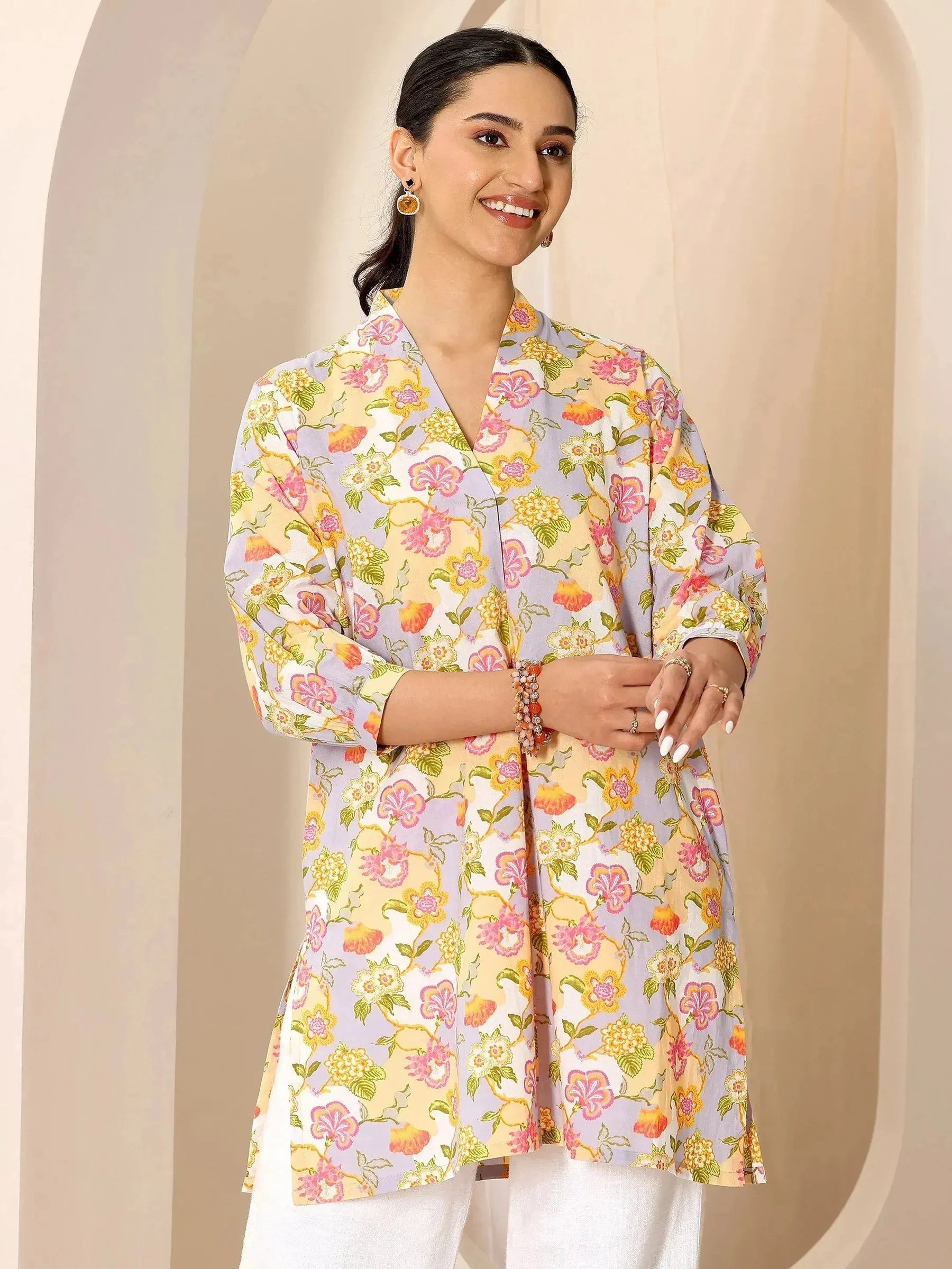 29667_1_main_1fd8a7ff-6f4a-49eb-92bb-09b18fd3e7b1.webp Multicoloured Printed Cotton Blend Straight Short Kurti - Image 1